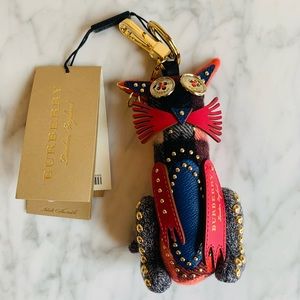 NWT💚Burberry Rufus Cat Charm Key Ring